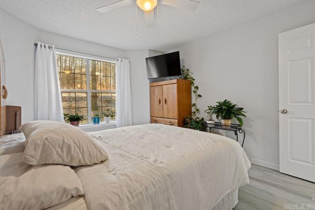 4 Narcisco Cir, Hot Springs Village, AR 71909