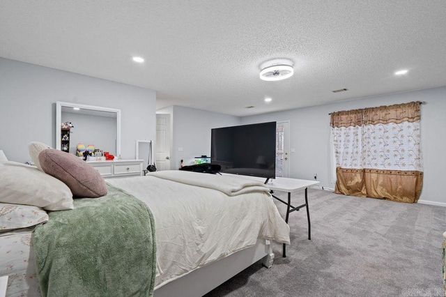 4 Narcisco Cir, Hot Springs Village, AR 71909