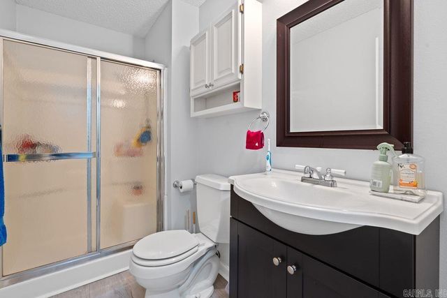 4 Narcisco Cir, Hot Springs Village, AR 71909