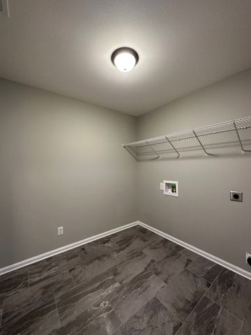 605 Tacoma Dr, Clarksville, TN 37043