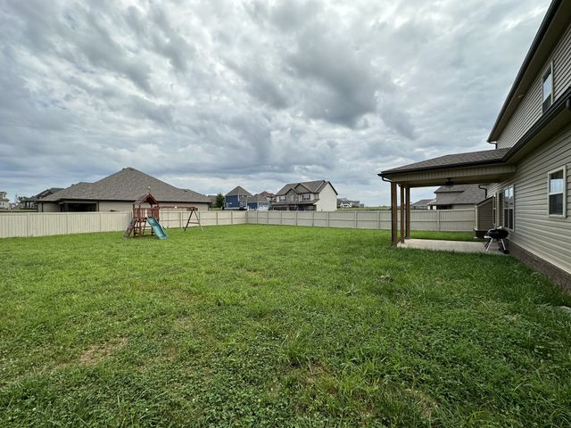 605 Tacoma Dr, Clarksville, TN 37043