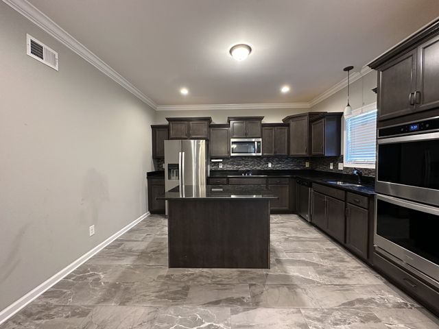 605 Tacoma Dr, Clarksville, TN 37043