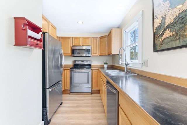 138 County Road, North Falmouth, MA 02556