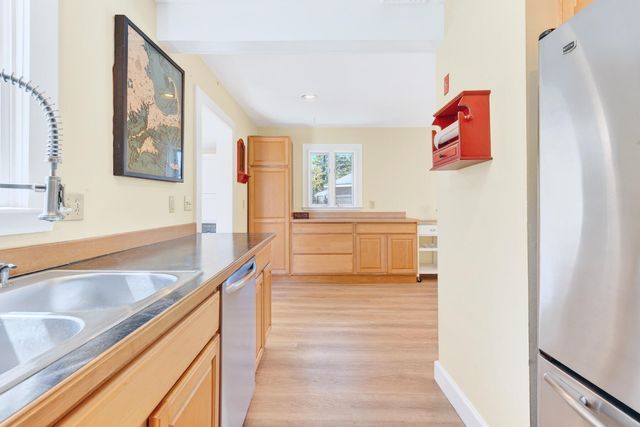 138 County Road, North Falmouth, MA 02556