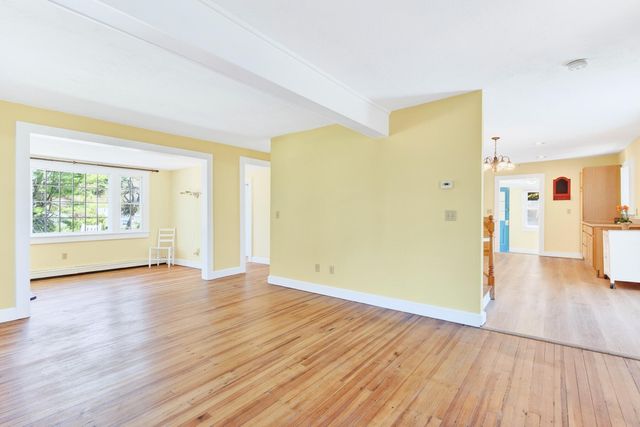 138 County Road, North Falmouth, MA 02556