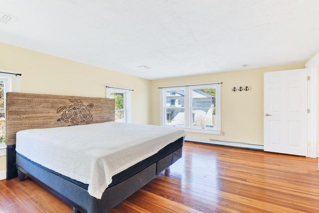 138 County Road, North Falmouth, MA 02556