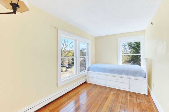 138 County Road, North Falmouth, MA 02556