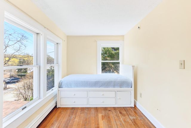 138 County Road, North Falmouth, MA 02556