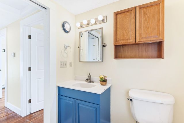 138 County Road, North Falmouth, MA 02556