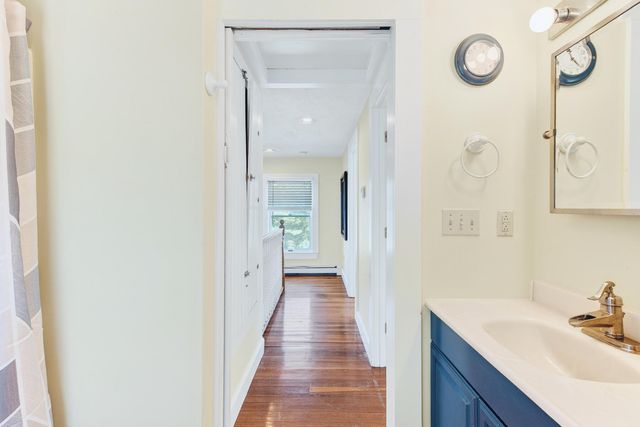 138 County Road, North Falmouth, MA 02556