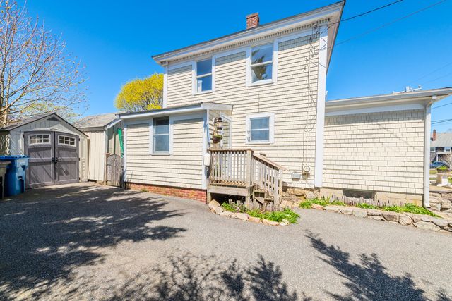 138 County Road, North Falmouth, MA 02556