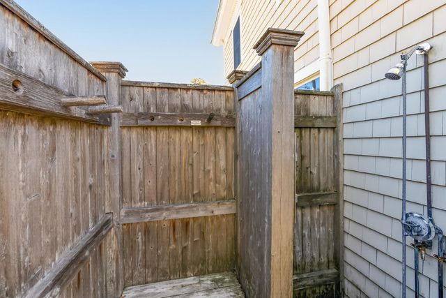 138 County Road, North Falmouth, MA 02556