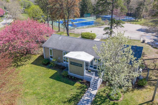 138 County Road, North Falmouth, MA 02556