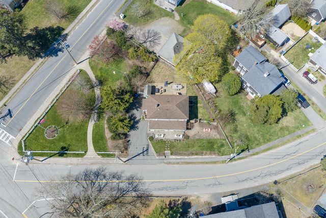 138 County Road, North Falmouth, MA 02556