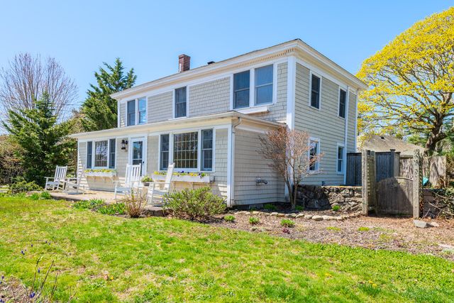 138 County Road, North Falmouth, MA 02556