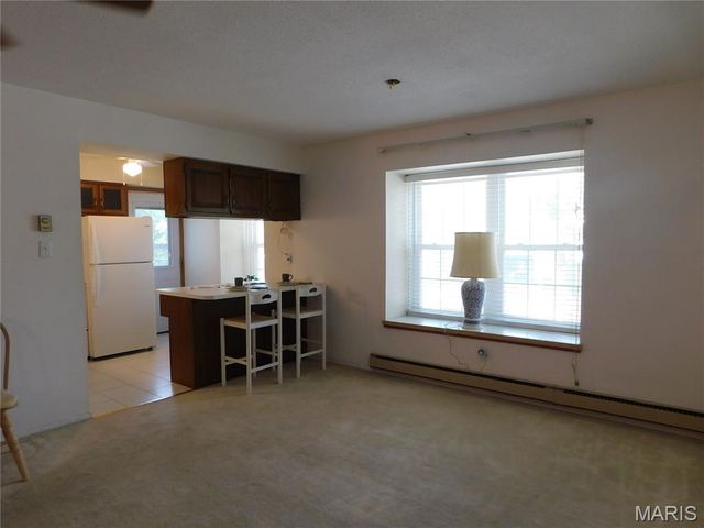 1673 Herault Place F, St Louis, MO 63125