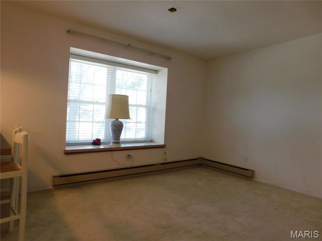 1673 Herault Place F, St Louis, MO 63125