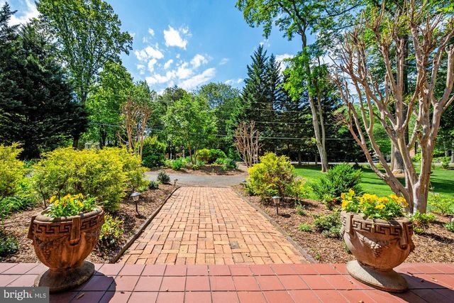 11416 VALE RD, Oakton, VA 22124