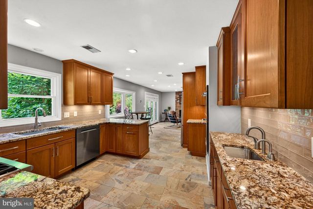 11416 VALE RD, Oakton, VA 22124