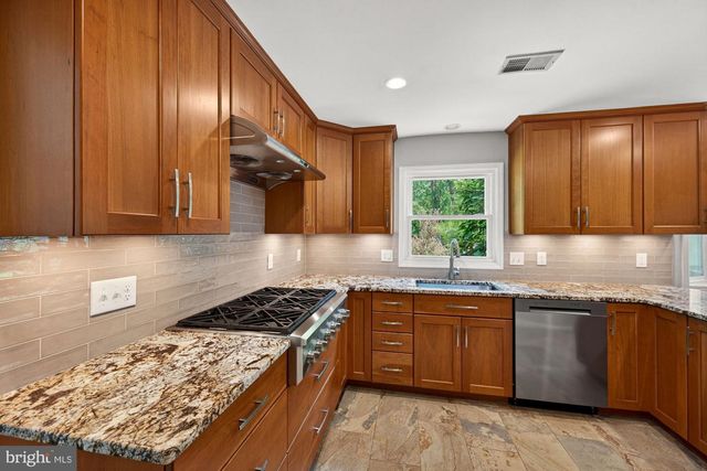 11416 VALE RD, Oakton, VA 22124