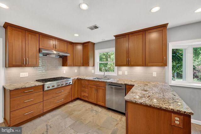 11416 VALE RD, Oakton, VA 22124