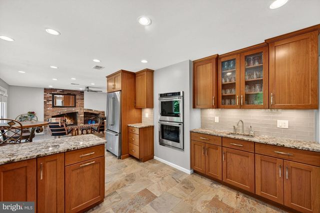 11416 VALE RD, Oakton, VA 22124