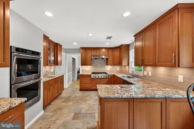 11416 VALE RD, Oakton, VA 22124