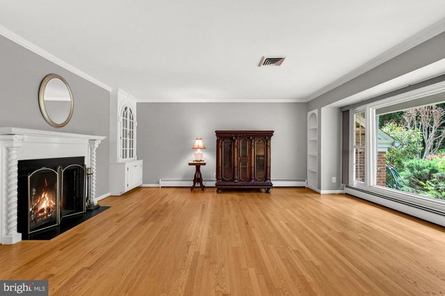 11416 VALE RD, Oakton, VA 22124