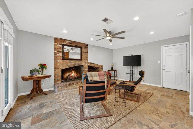 11416 VALE RD, Oakton, VA 22124