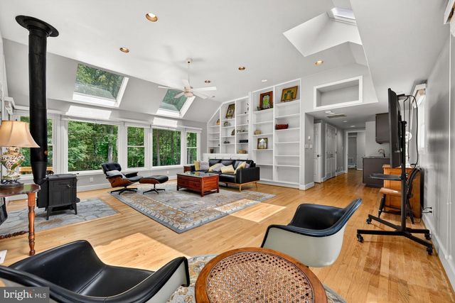 11416 VALE RD, Oakton, VA 22124