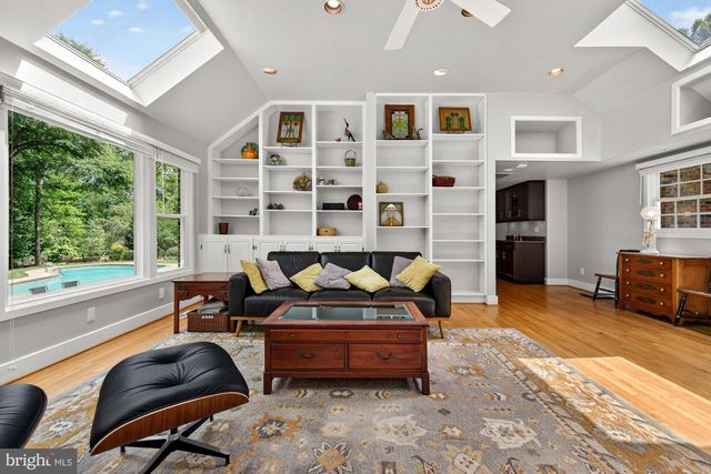 11416 VALE RD, Oakton, VA 22124