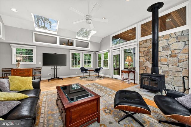 11416 VALE RD, Oakton, VA 22124