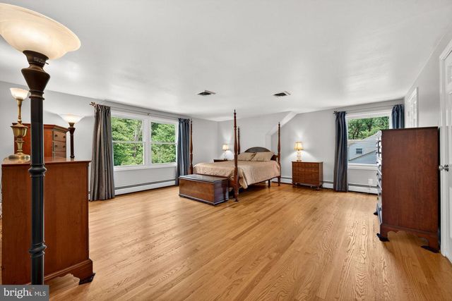 11416 VALE RD, Oakton, VA 22124