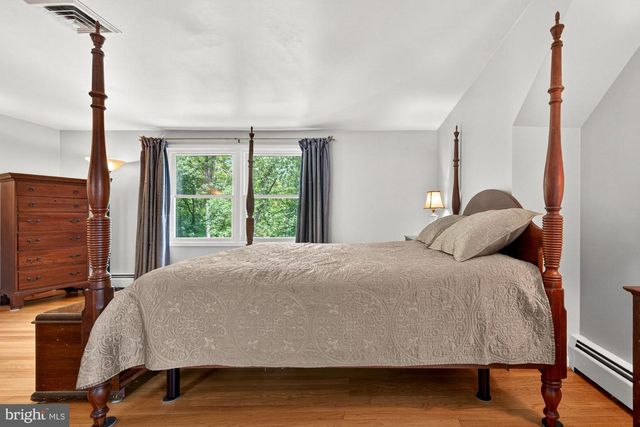 11416 VALE RD, Oakton, VA 22124
