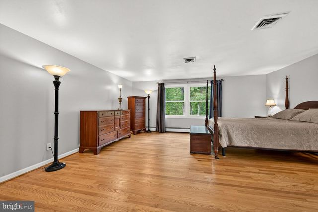 11416 VALE RD, Oakton, VA 22124