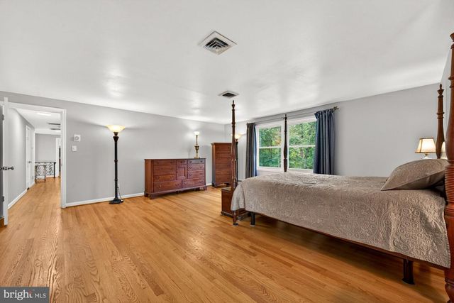 11416 VALE RD, Oakton, VA 22124