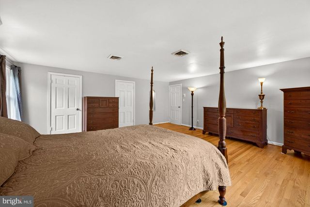 11416 VALE RD, Oakton, VA 22124
