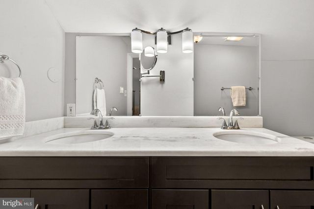 11416 VALE RD, Oakton, VA 22124