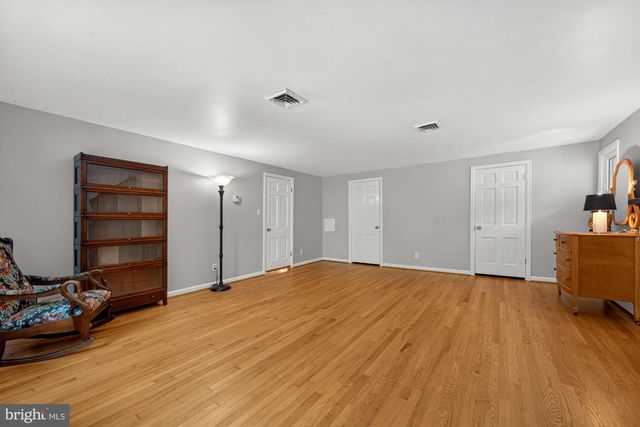 11416 VALE RD, Oakton, VA 22124