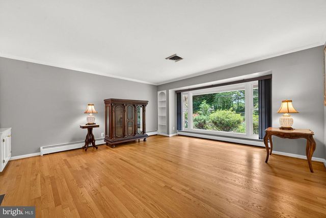 11416 VALE RD, Oakton, VA 22124