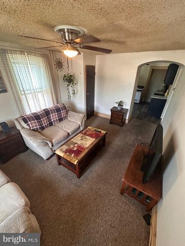 2223 AMOSLAND RD, Holmes, PA 19043