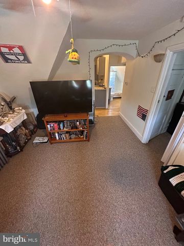 2223 AMOSLAND RD, Holmes, PA 19043