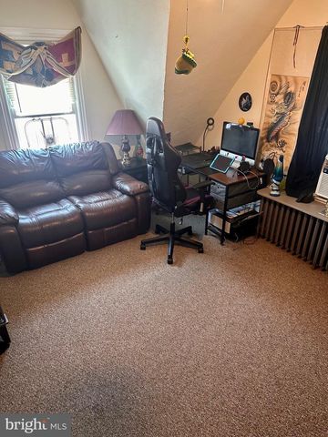 2223 AMOSLAND RD, Holmes, PA 19043