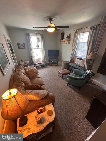 2223 AMOSLAND RD, Holmes, PA 19043