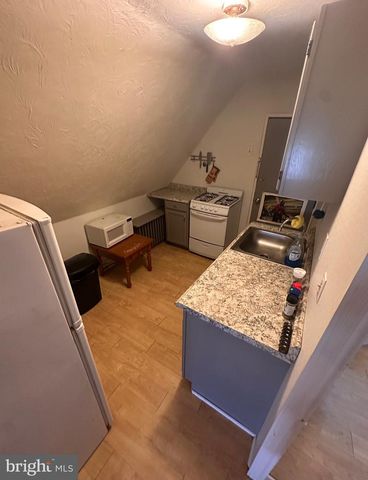 2223 AMOSLAND RD, Holmes, PA 19043