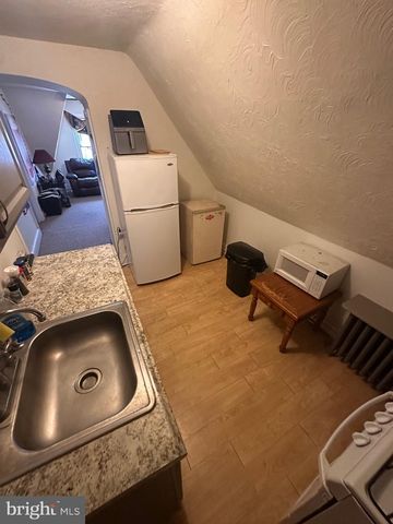 2223 AMOSLAND RD, Holmes, PA 19043