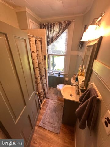 2223 AMOSLAND RD, Holmes, PA 19043