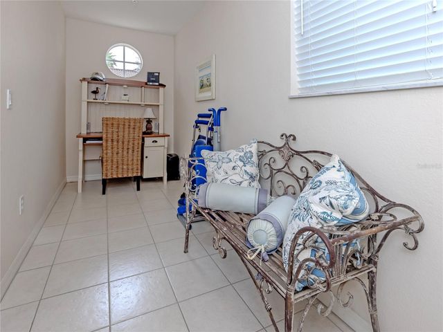 121 N AUBURN ROAD 11, Venice, FL 34292