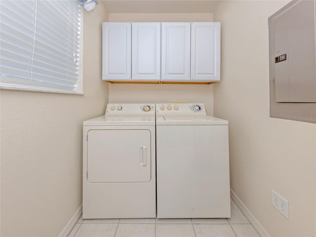 121 N AUBURN ROAD 11, Venice, FL 34292