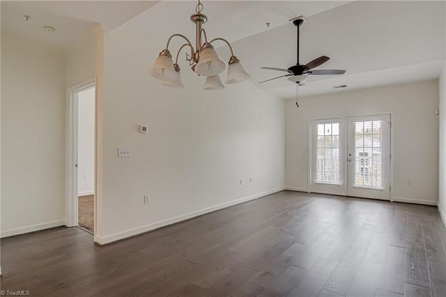 7100 W Friendly Avenue 310, Greensboro, NC 27410